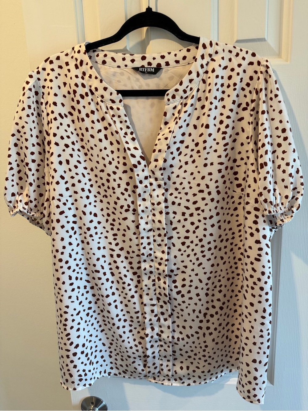 BTFBM Cream Short-Sleeve Blouse with Brown Spot Print